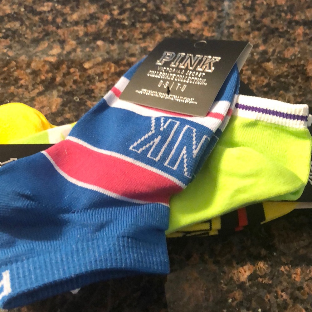 BNWT 🆕VS Pink Collegiate Collection - Picture 4 of 8